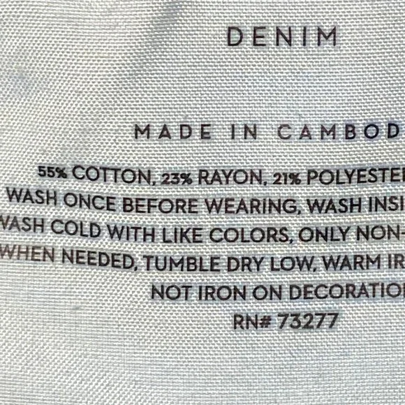 Simply Vera Vera Wang Denim Capri Mid Rise Jeans Size 10 Dark Wash - Picture 10 of 16